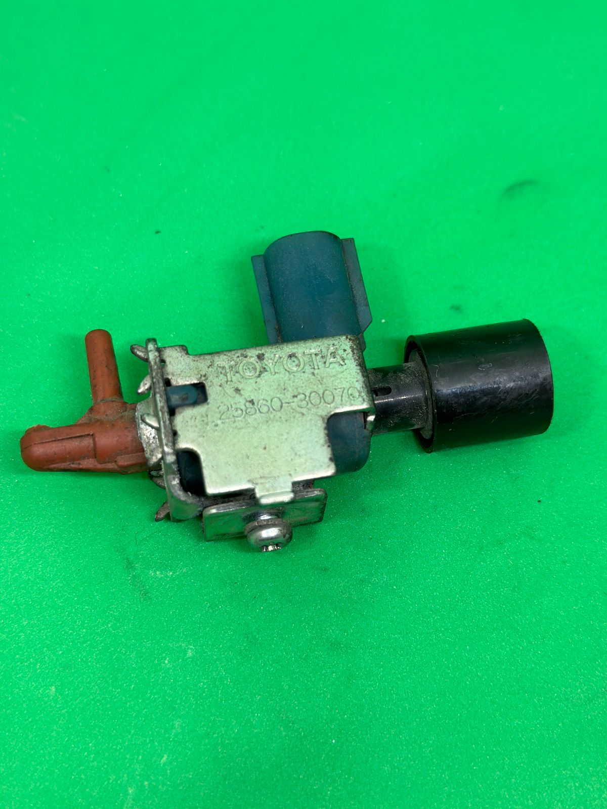 Клапан электромагнитный Toyota 2586030070